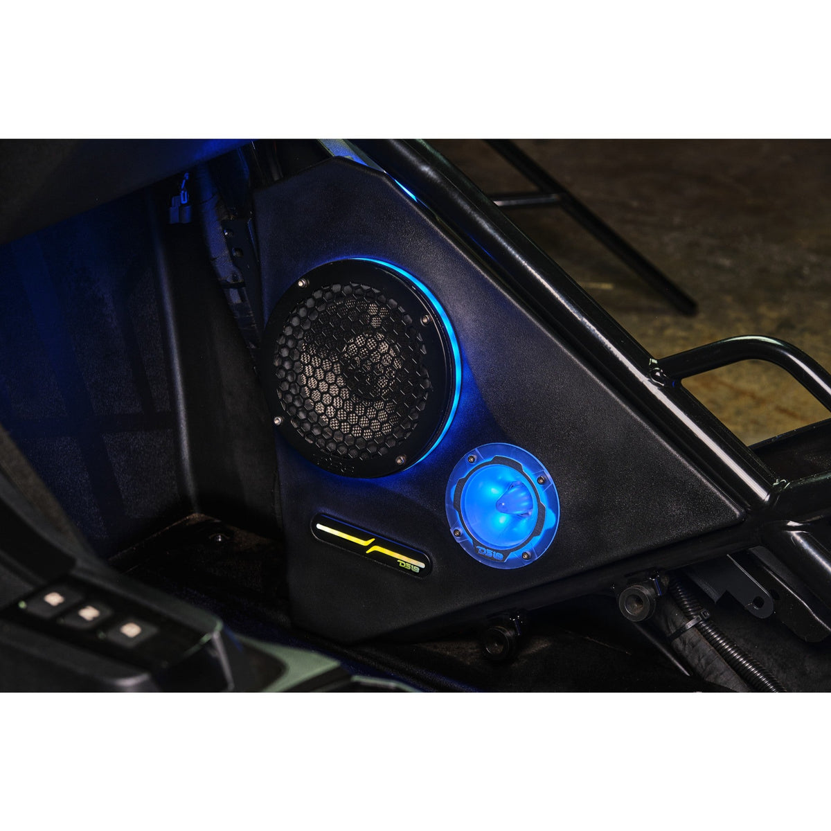 DS18 SLG-FKP6V2 Front Kick Panel Enclosure Fits 2 x 6.5" Speakers & 2 x 3.8" — view 2